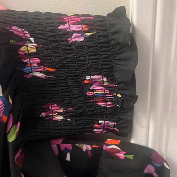 Kate spade multi colored blouse. Ruffled neck and cuff size large - Picture 3 of 3